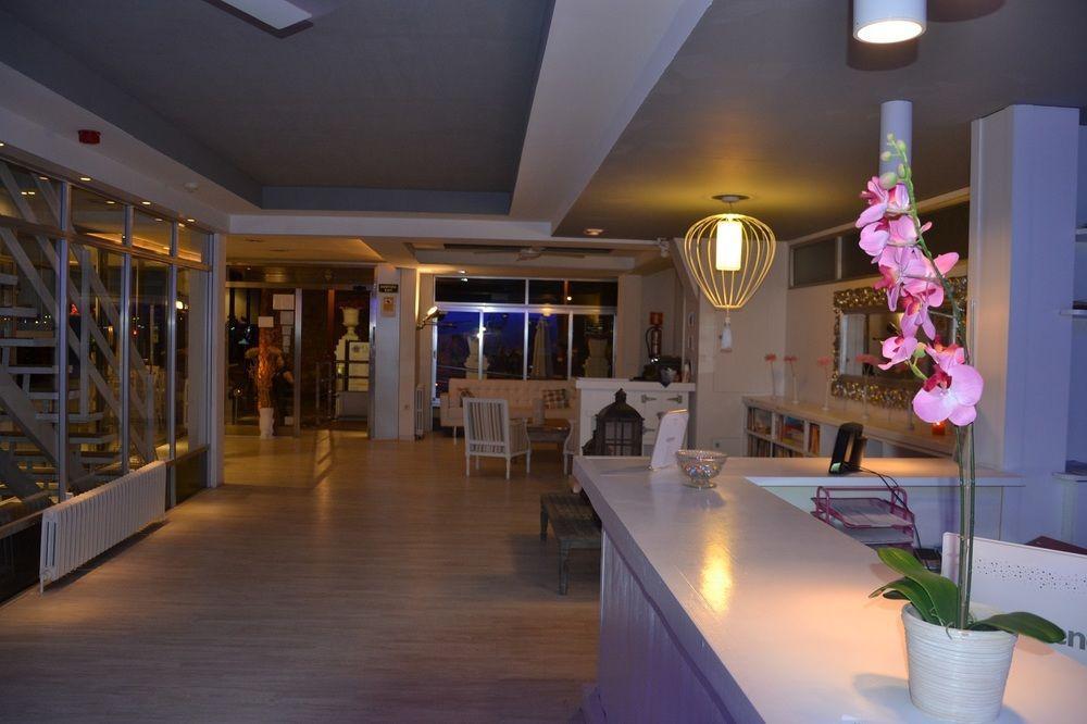 Solvi Hotel - Adults Only 比利亚努埃瓦-赫尔特鲁 外观 照片