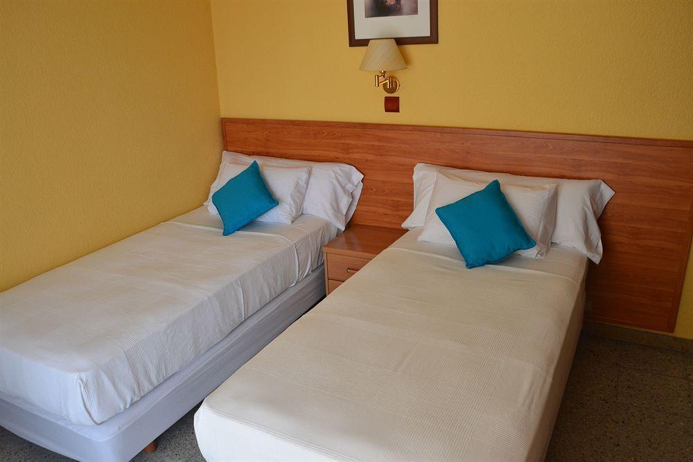 Solvi Hotel - Adults Only 比利亚努埃瓦-赫尔特鲁 外观 照片