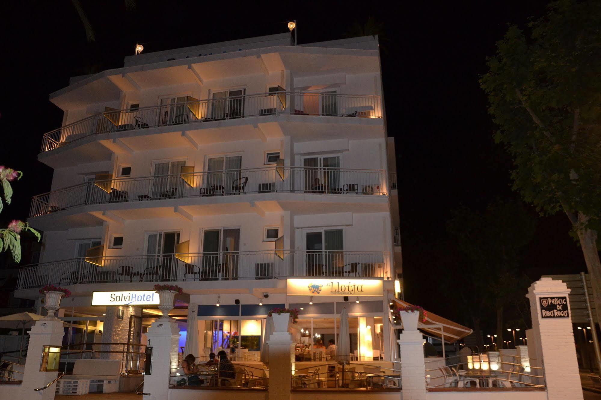 Solvi Hotel - Adults Only 比利亚努埃瓦-赫尔特鲁 外观 照片