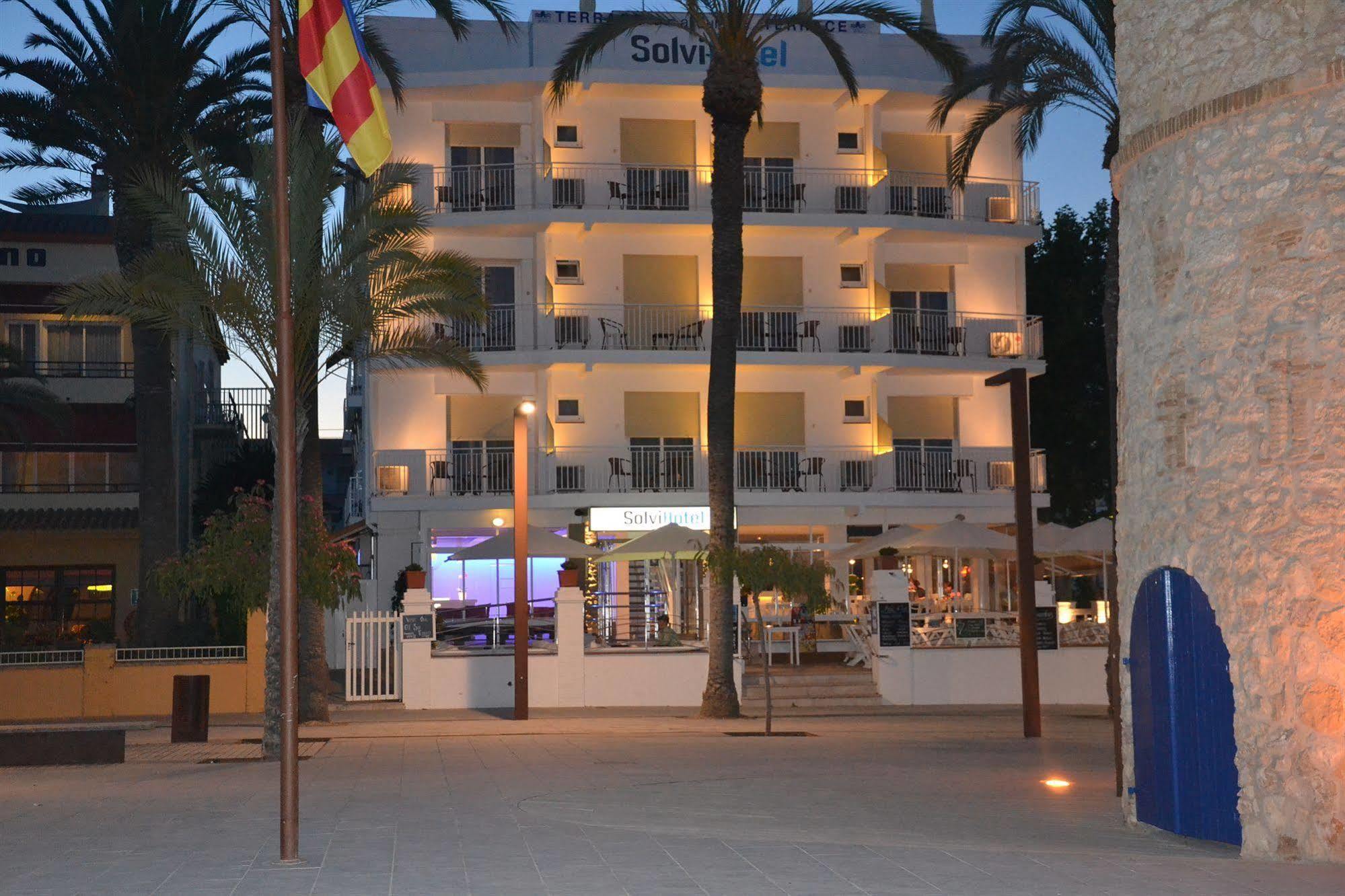 Solvi Hotel - Adults Only 比利亚努埃瓦-赫尔特鲁 外观 照片