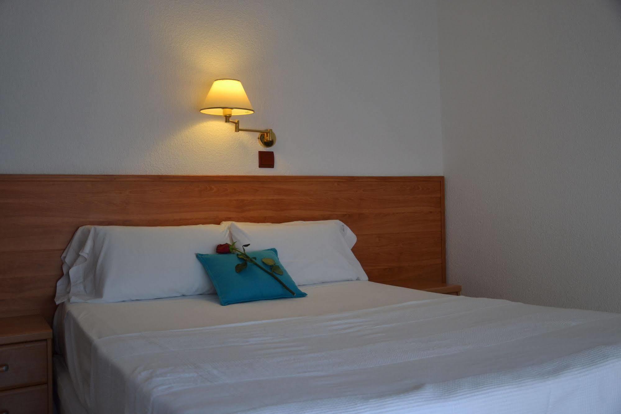 Solvi Hotel - Adults Only 比利亚努埃瓦-赫尔特鲁 外观 照片